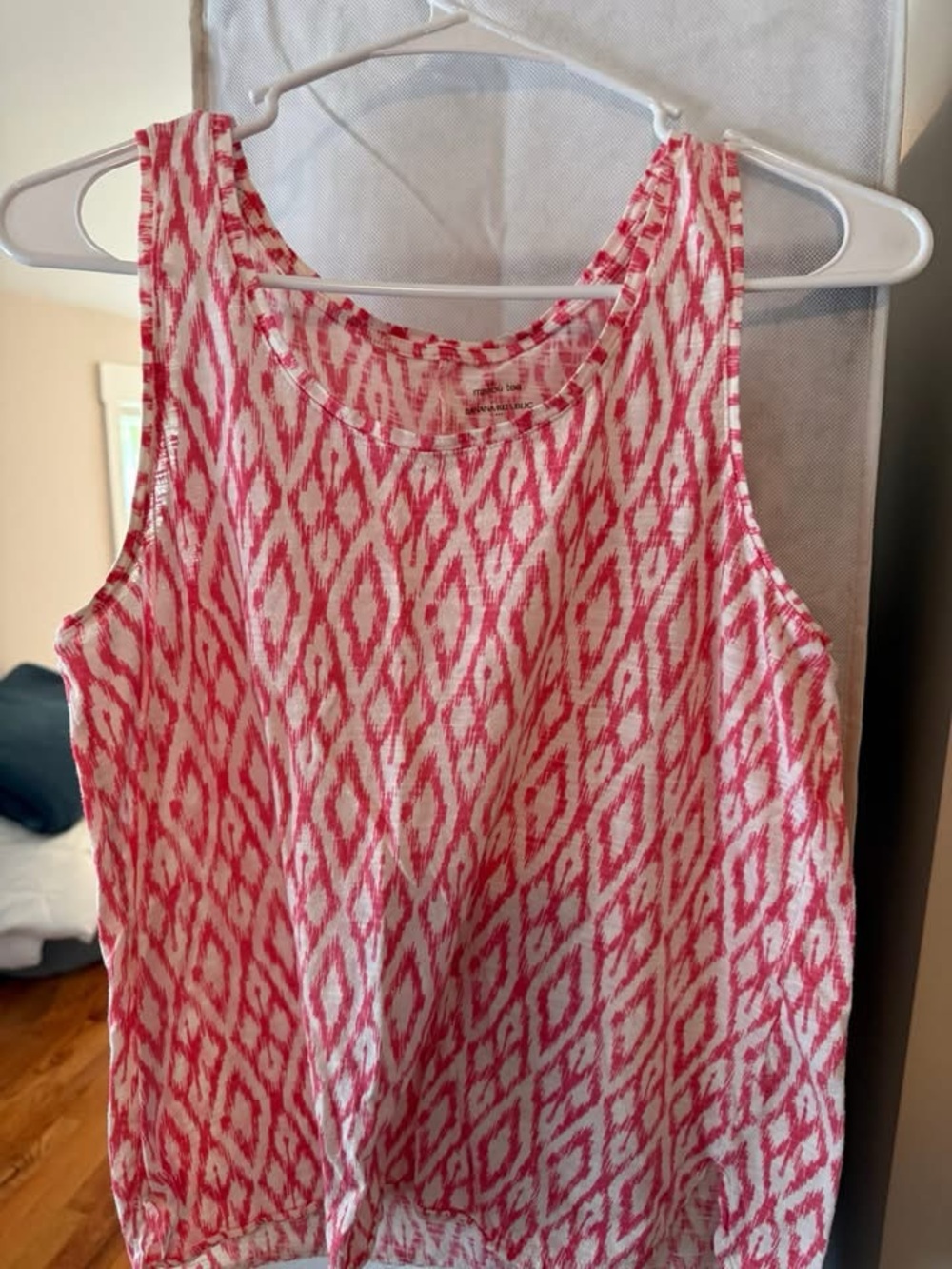 Banana Republic Pink and White Geometric Sleeveless Tank